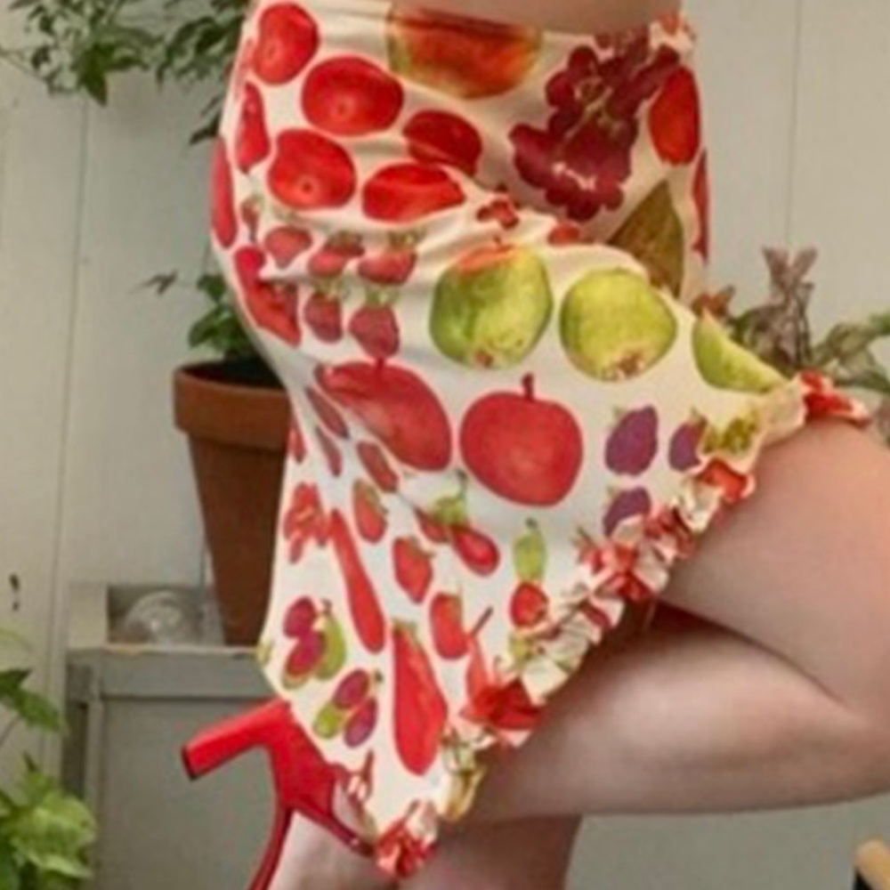 ISO BETSEY JOHNSON FRUIT SKIRT/ DRESS IN WHITE